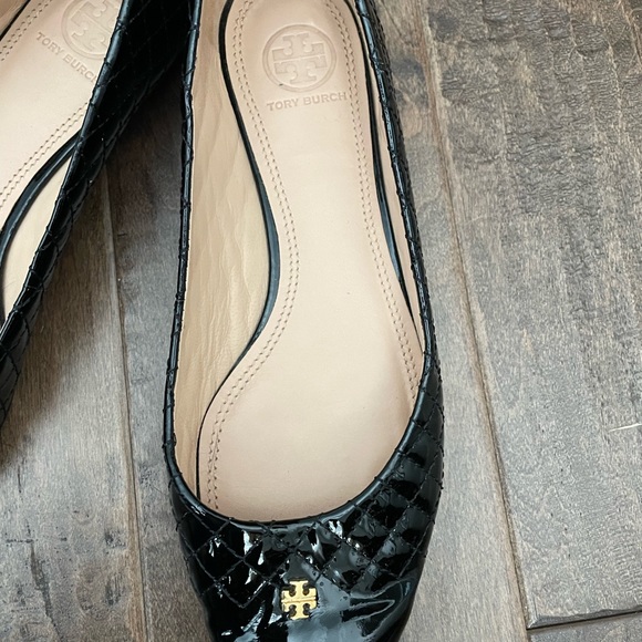 Tory Burch Kent Quilted Black Ballet Flat - Picture 4 of 7